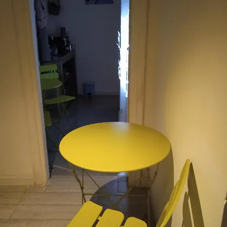 Stanze Al Porto Homestay *