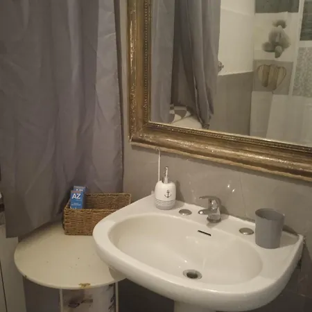 Stanze Al Porto Homestay *